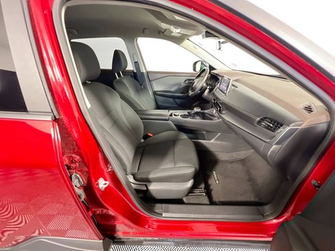 Used 2023 Nissan Rogue S image 31