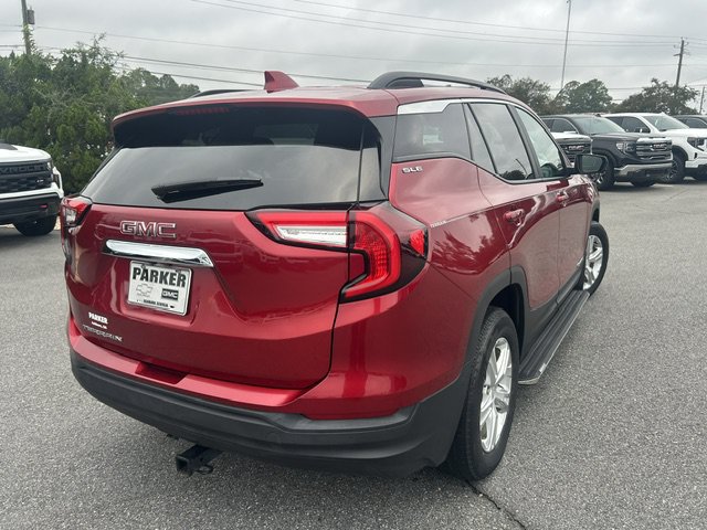 Used 2022 GMC Terrain SLE w/ Driver Convenience Package FWD image 4
