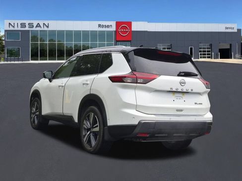 Used 2025 Nissan Rogue SL w/ Tech Package AWD/4WD image 5