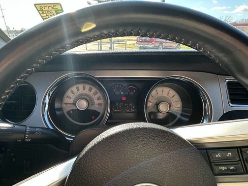 Used 2012 Ford Mustang Premium image 14