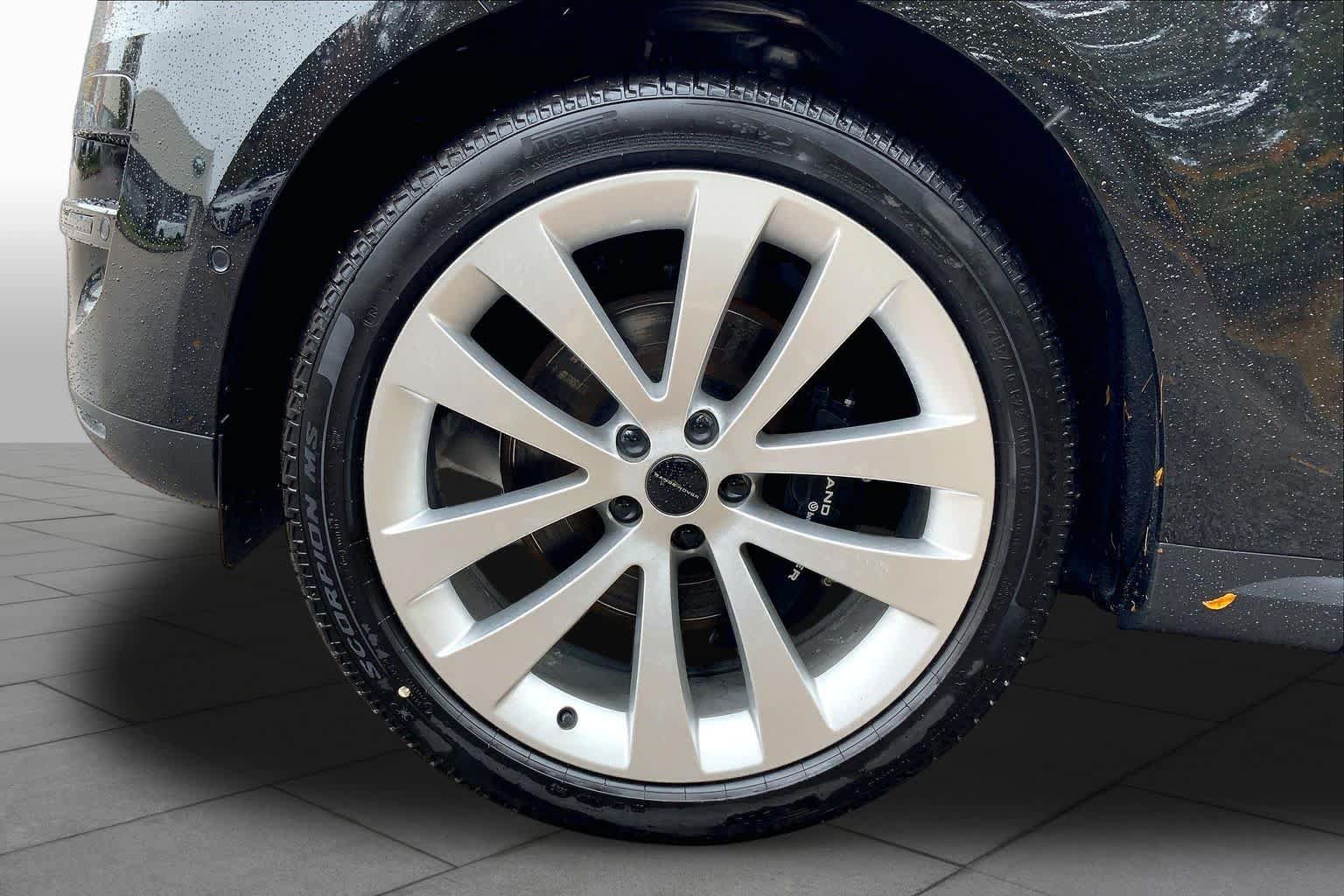 New 2027 Land Rover Range Rover Sport SE AWD/4WD image 15