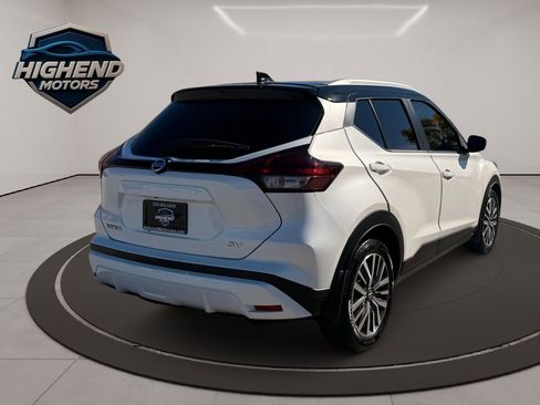 Used 2021 Nissan Kicks SV image 6
