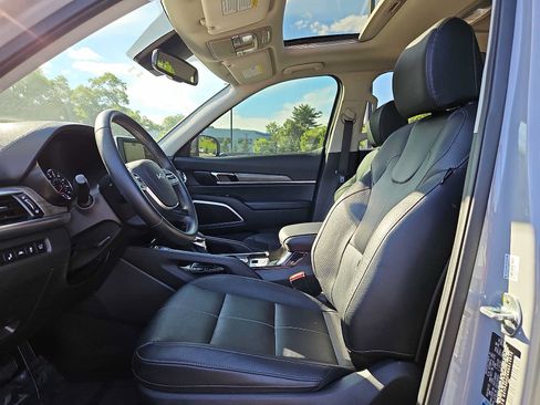 Used 2022 Kia Telluride EX w/ EX Premium Package AWD/4WD image 14
