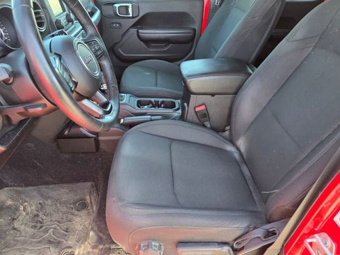 Used 2018 Jeep Wrangler Unlimited Sport S AWD/4WD image 14
