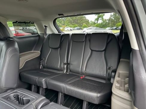 Used 2025 Kia Carnival EX FWD image 33