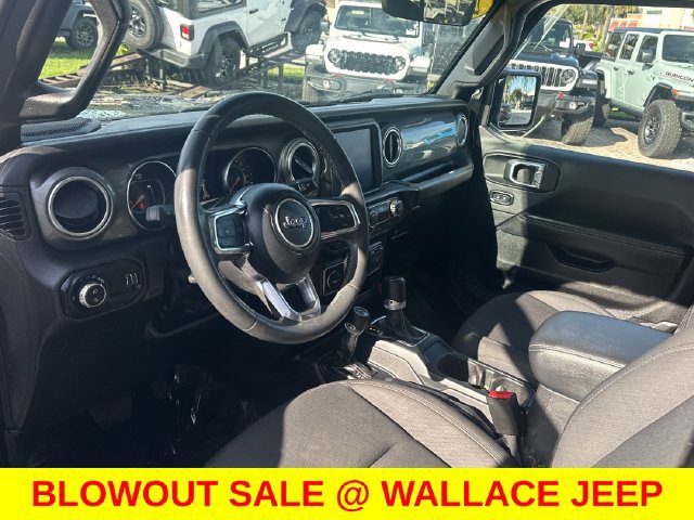 Certified 2023 Jeep Gladiator Overland AWD/4WD image 15