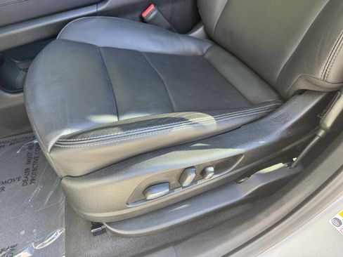 Used 2025 Cadillac XT6 Premium Luxury image 37