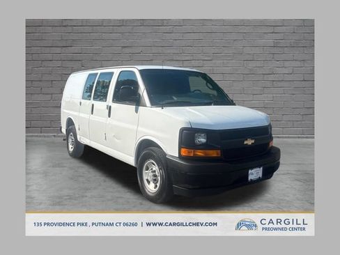 Used 2017 Chevrolet Express 2500 RWD image 1
