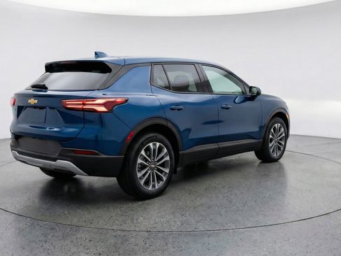 Used 2025 Chevrolet Equinox LT image 9