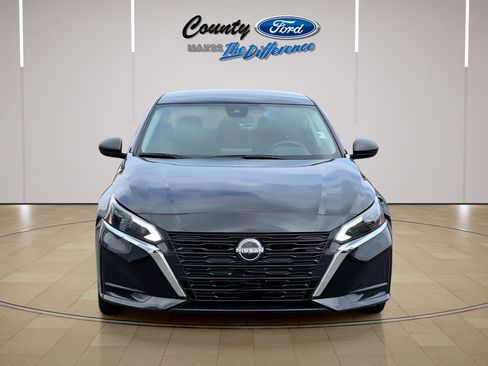 Used 2024 Nissan Altima 2.5 SV AWD/4WD image 12