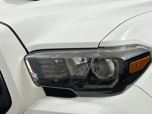Used 2019 Toyota Tacoma TRD Pro AWD/4WD image 11