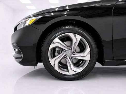 Used 2018 Honda Accord EX image 7