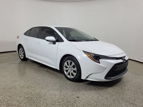 Used 2025 Toyota Corolla LE FWD image 4