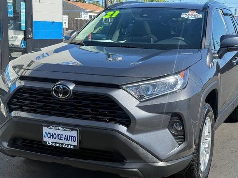 Used 2021 Toyota RAV4 XLE w/ Convenience Package FWD image 24