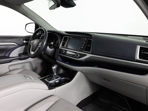 Used 2019 Toyota Highlander Limited Platinum AWD/4WD image 30
