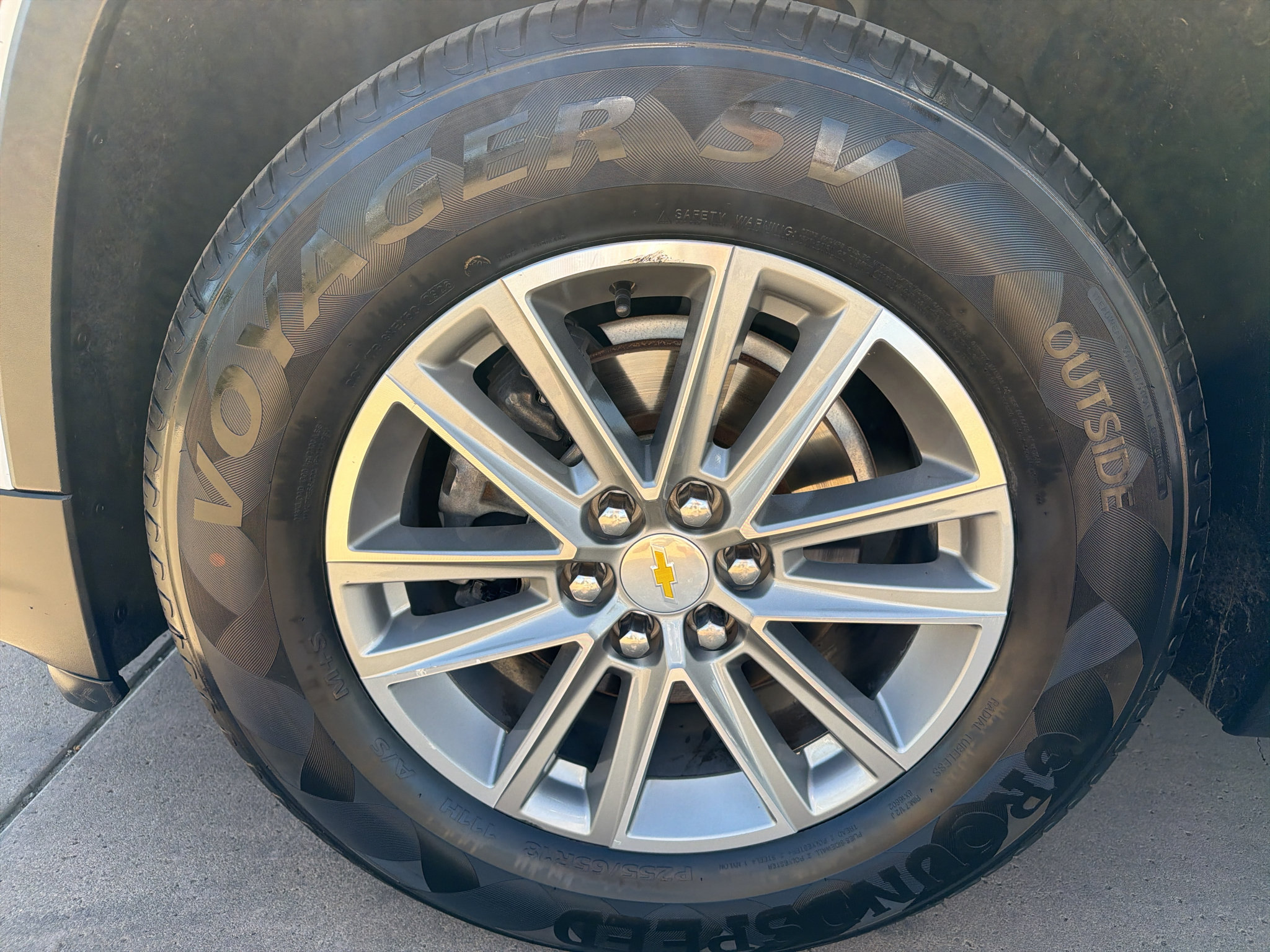 Used 2022 Chevrolet Traverse LT FWD image 20