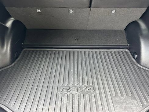 Used 2017 Toyota RAV4 XLE w/ Convenience Package AWD/4WD image 14