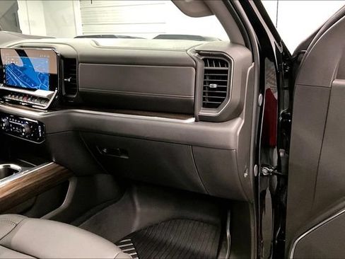 Used 2026 Chevrolet Silverado 1500 LT Trail Boss w/ LT Trail Boss Premium Package AWD/4WD image 19