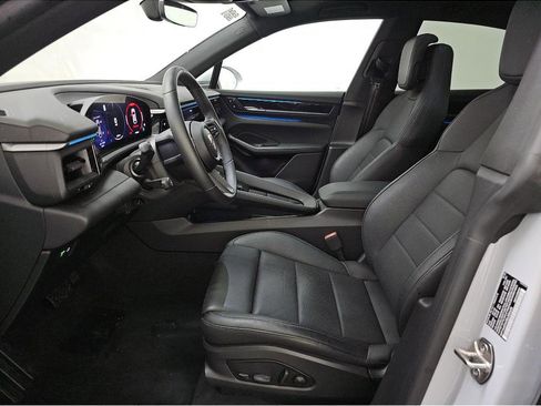 Used 2025 Porsche Macan 4 Electric w/ Premium Package AWD/4WD image 7