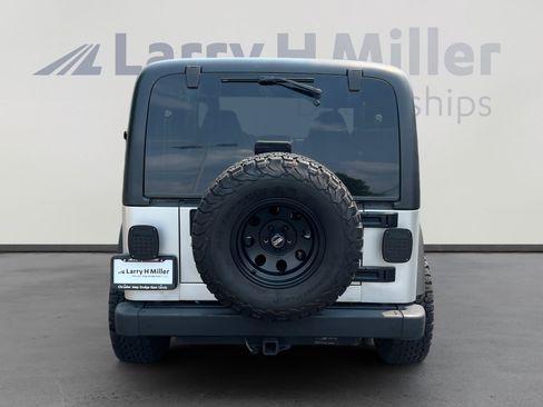 Used 2004 Jeep Wrangler 4WD w/ Dual Top Group image 4