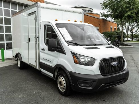 Used 2022 Ford Transit 350 DRW RWD image 5