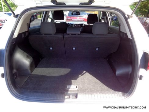 Used 2022 Kia Sportage LX AWD/4WD image 17