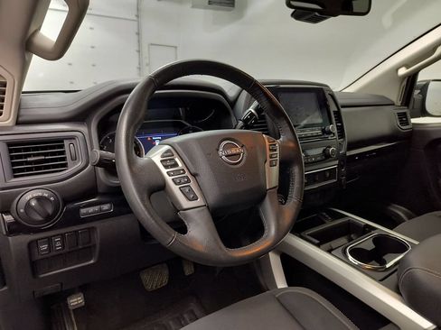 Used 2023 Nissan Titan SV w/ SV Convenience Package AWD/4WD image 4