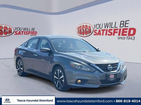 Used 2018 Nissan Altima 2.5 SR w/ Interior Lighting Package FWD image 1