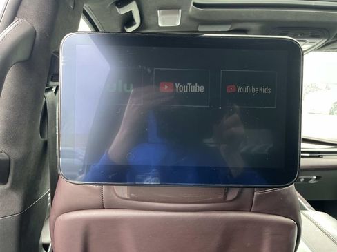 Used 2022 Cadillac Escalade Premium Luxury Platinum image 16