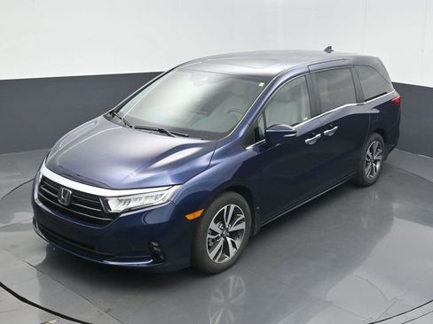 Certified 2024 Honda Odyssey Touring image 9