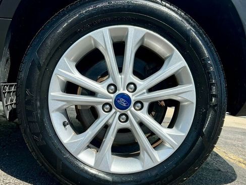 Used 2017 Ford Escape SE w/ Equipment Group 201A FWD image 29