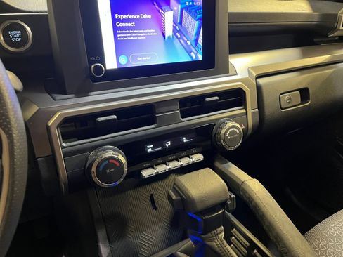 Used 2025 Toyota 4Runner SR5 image 18