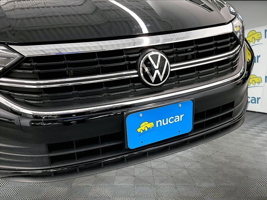 Used 2024 Volkswagen Jetta SE FWD image 30