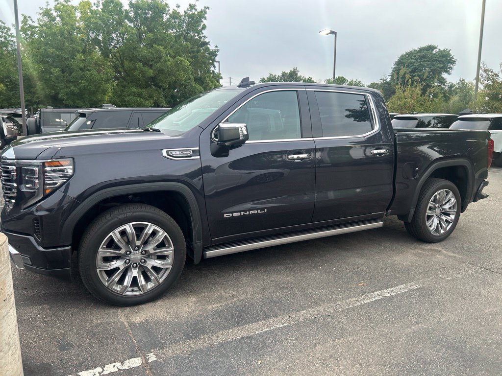 Used 2024 GMC Sierra 1500 Denali w/ Denali Reserve Package AWD/4WD image 1