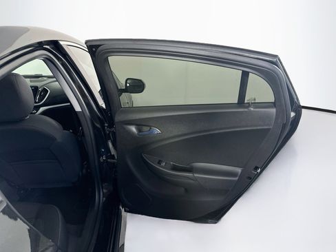 Used 2017 Chevrolet Volt LT FWD image 29