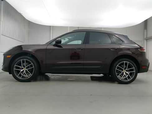 Certified 2026 Porsche Macan AWD/4WD image 2