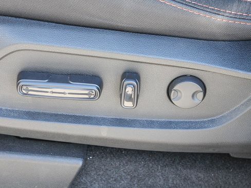 Used 2025 Honda Pilot Sport image 23