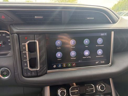 Used 2021 GMC Yukon Denali w/ Denali Premium Package AWD/4WD image 14