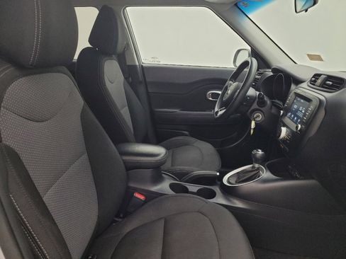 Used 2018 Kia Soul + FWD image 21