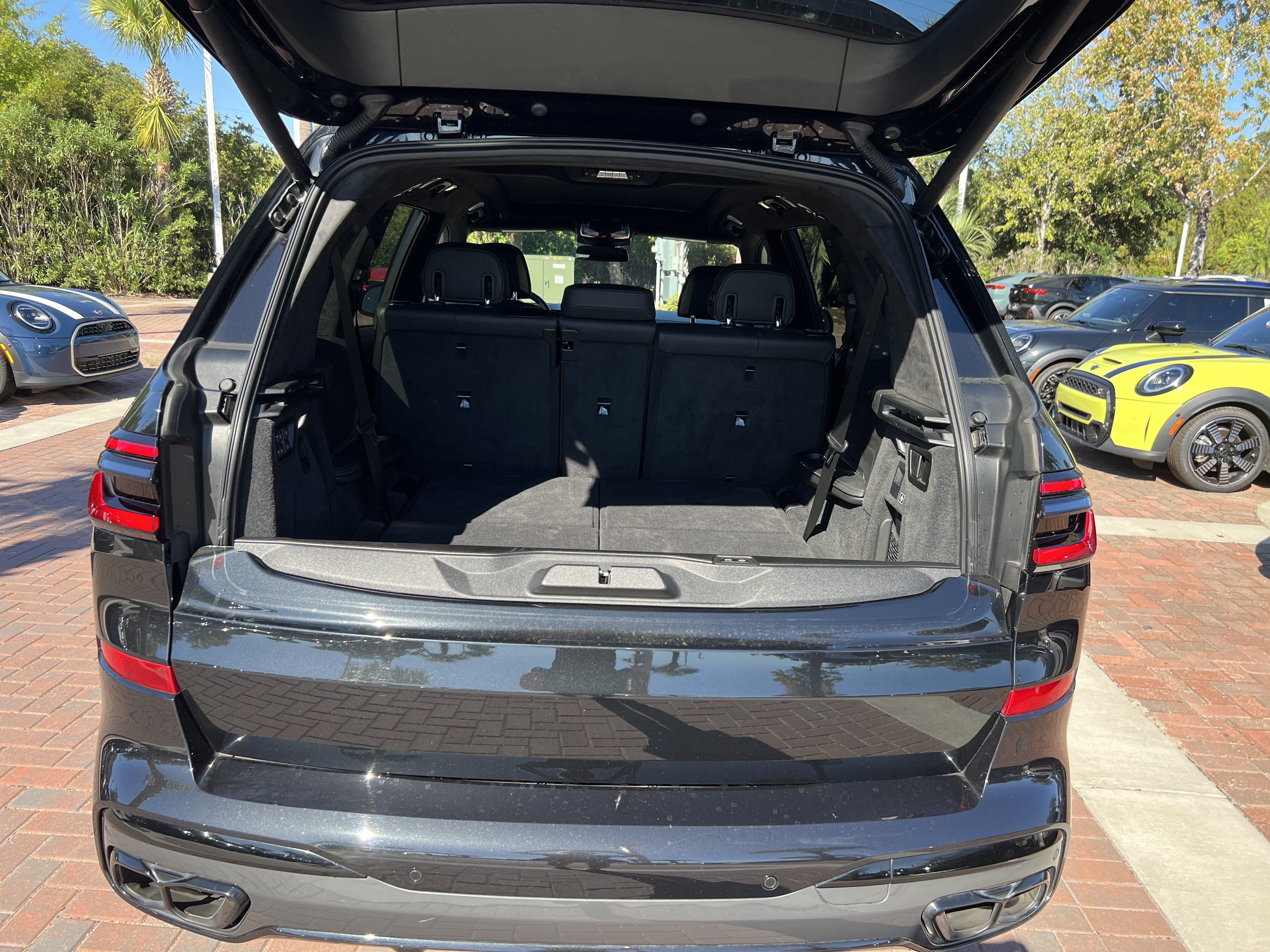 Certified 2024 BMW X7 M60i w/ Executive Package AWD/4WD image 32