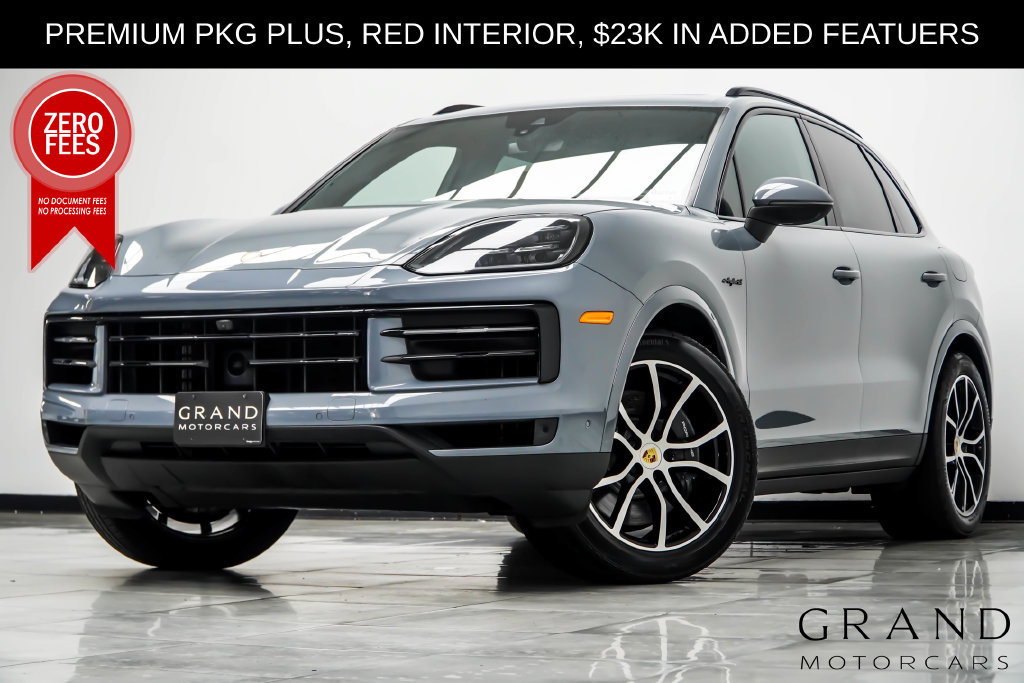 Used 2024 Porsche Cayenne AWD/4WD image 1