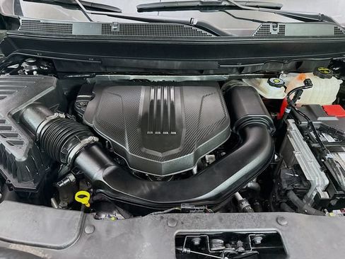 Used 2025 Chevrolet Traverse High Country w/ LPO, Floor Liner Package AWD/4WD image 34