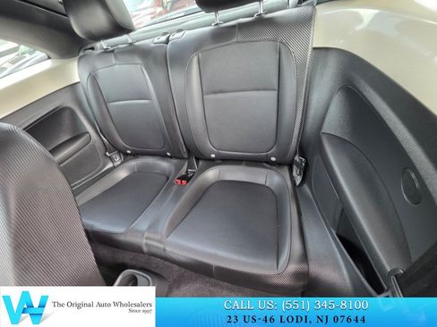 Used 2016 Volkswagen Beetle 1.8T SE FWD image 12