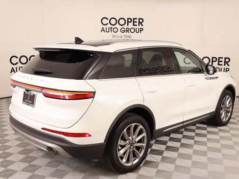 Used 2022 Lincoln Corsair FWD w/ Premium Package image 21