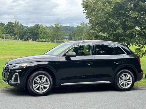 Used 2023 Audi Q5 2.0T Premium w/ Convenience Package AWD/4WD image 12