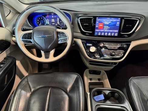 Used 2019 Chrysler Pacifica Limited FWD image 14