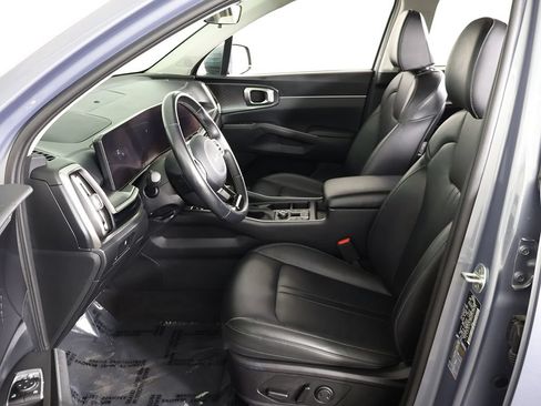 Used 2024 Kia Sorento S FWD image 31