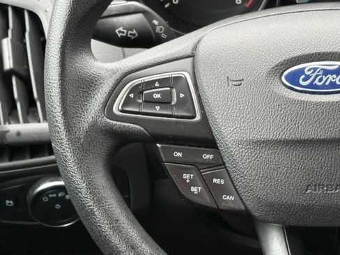 Used 2015 Ford Focus SE FWD image 7
