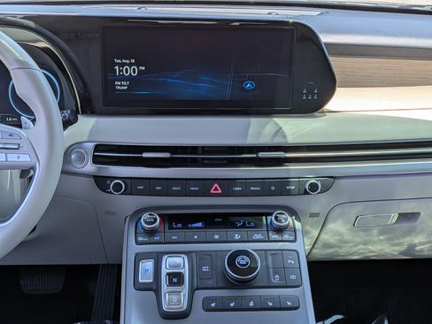 Used 2024 Hyundai Palisade Limited FWD image 21