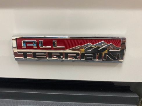 Used 2014 GMC Sierra 1500 SLT w/ All-Terrain Package AWD/4WD image 8